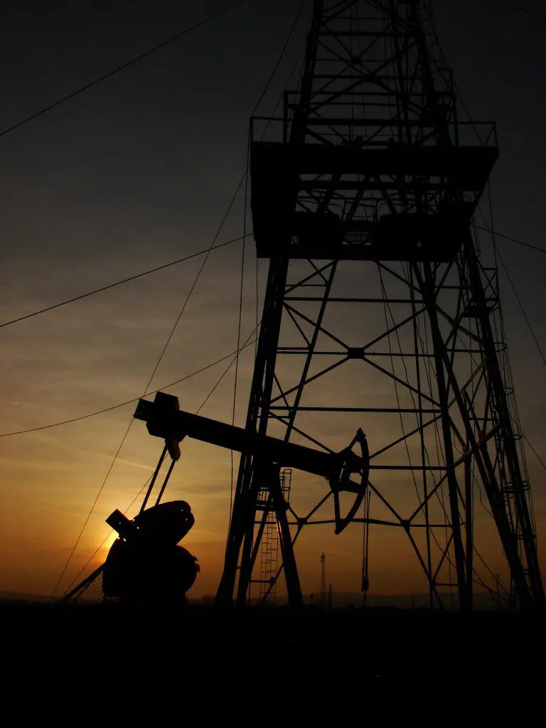 Tiloom - Petróleo, Gás e Mineração - Estrutura de Extração 2 (em escala)